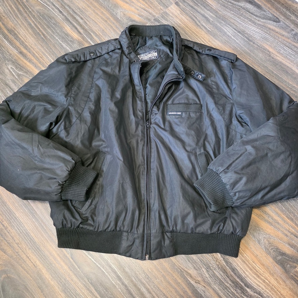 Members Only Mens Black Racer Jacket Vintage Iconic Epaulet Bomber Size 44